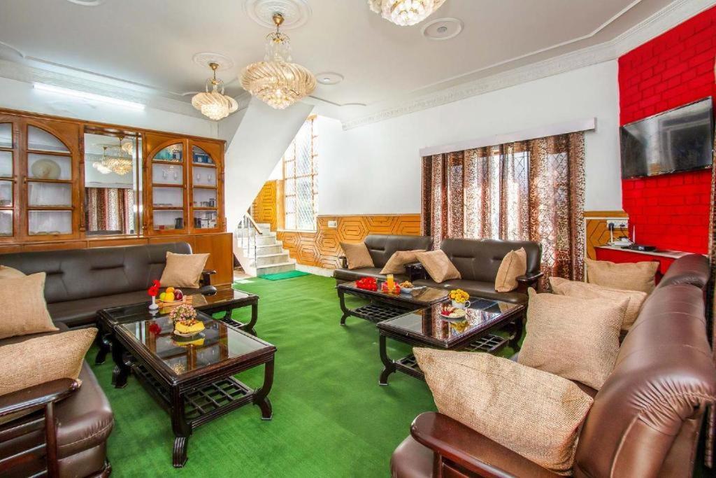 Отель White Mist Manali Экстерьер фото