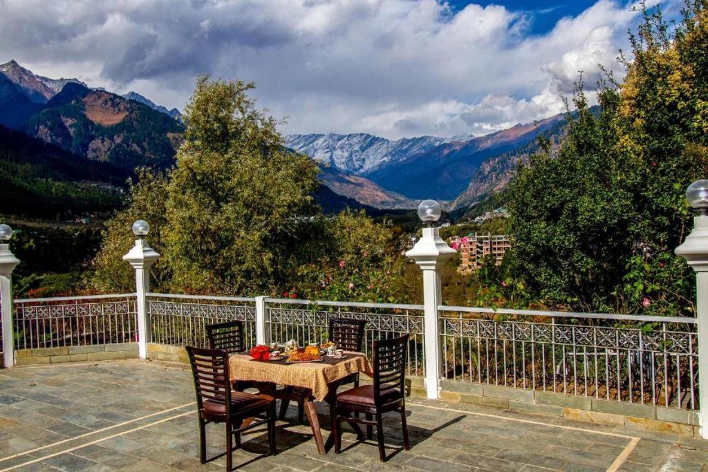 Отель White Mist Manali Экстерьер фото