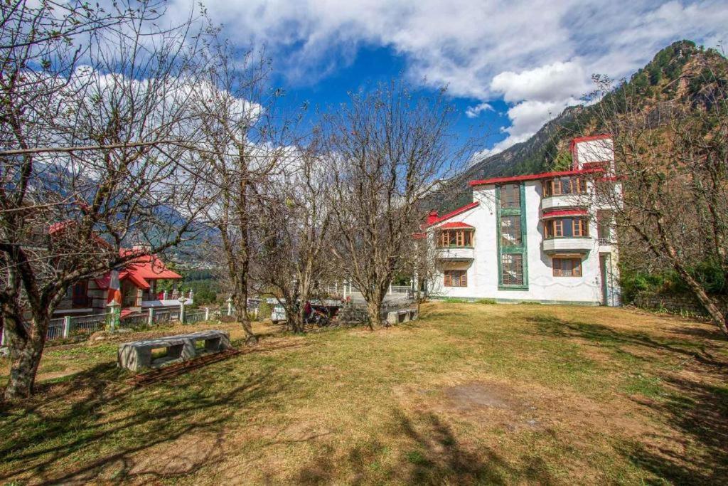 Отель White Mist Manali Экстерьер фото