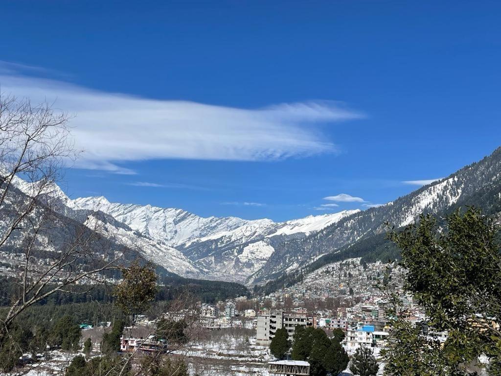 Отель White Mist Manali Экстерьер фото